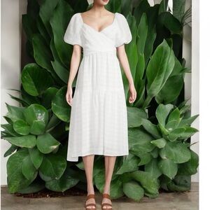 ASTR THE LABEL M Sonnet Midi Dress Puff Sleeve Smocked Flowy Textured